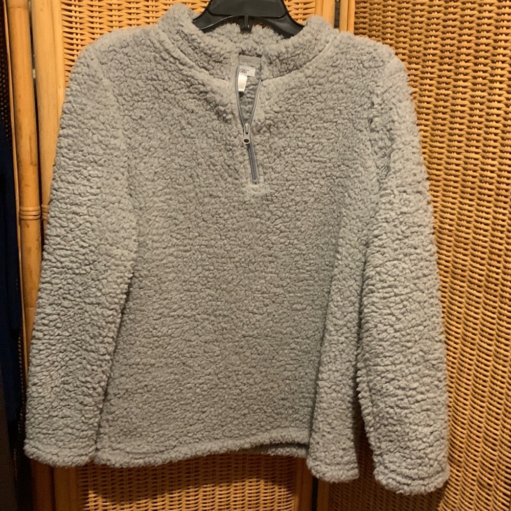 Teen sweater size medium made by Canyon river hundred percent polyester